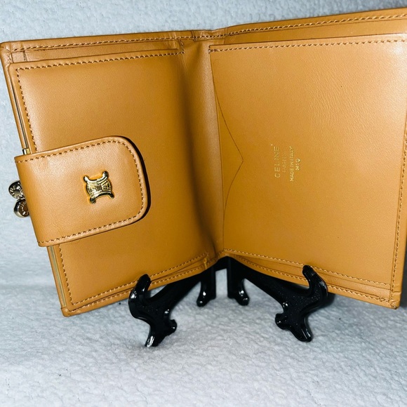 Celine Triomphe Kisslock Vintage leather wallet - Picture 9 of 11
